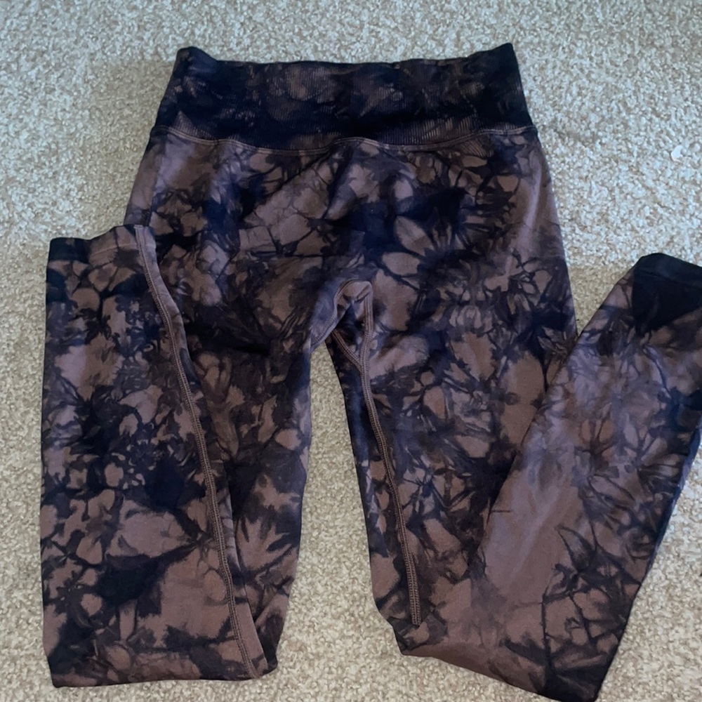PINK workout tiedye leggings